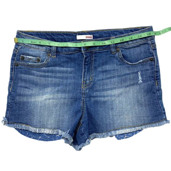 BONGO Peekaboo Pocket Denim Cutoff Shorts Size 7 Raw Hem Blue Lace Boho Midrise - Picture 6 of 8